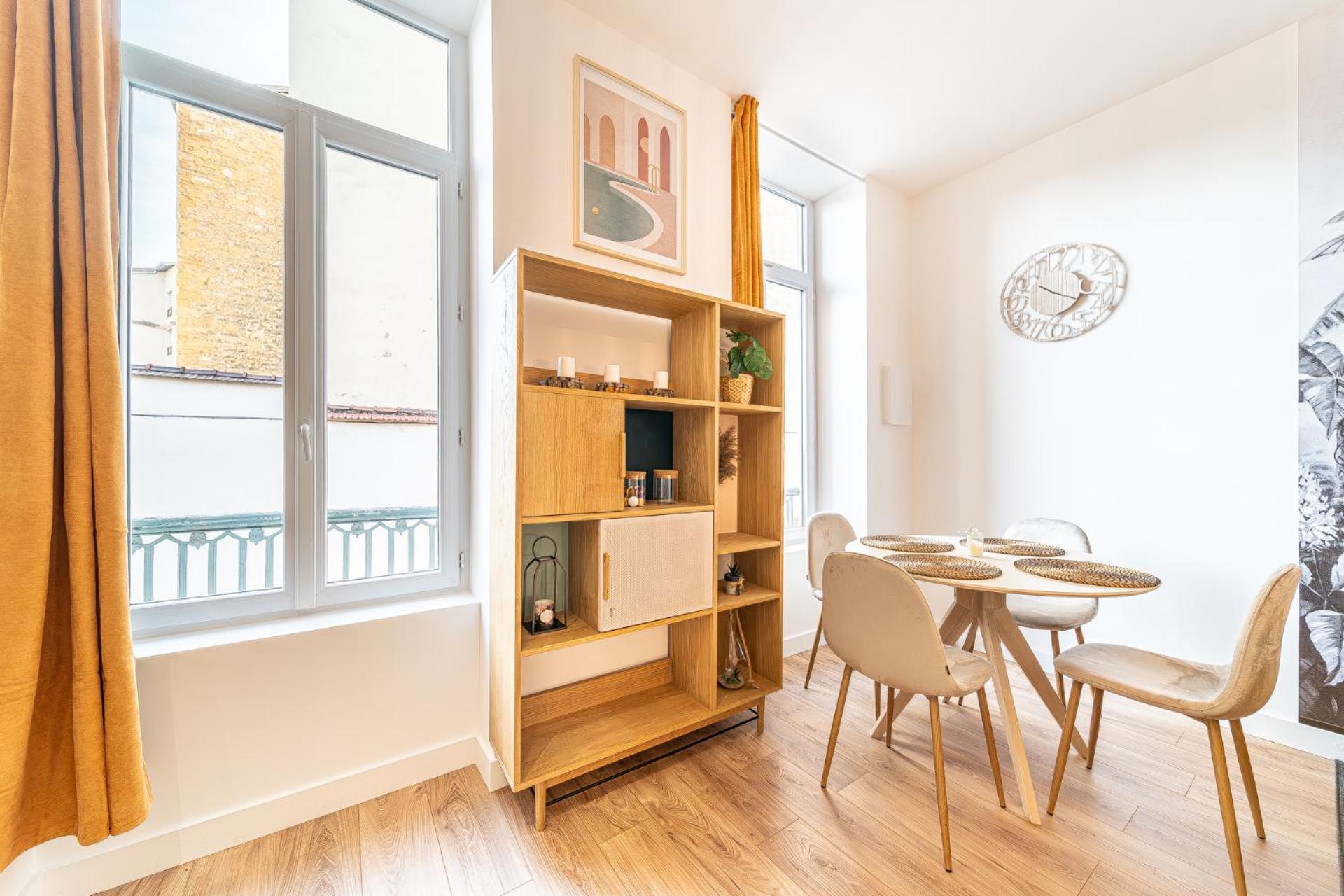 Le Marietton Appartement Cosy A Deux Pas Du Metro Valmy Lyon Exterior photo